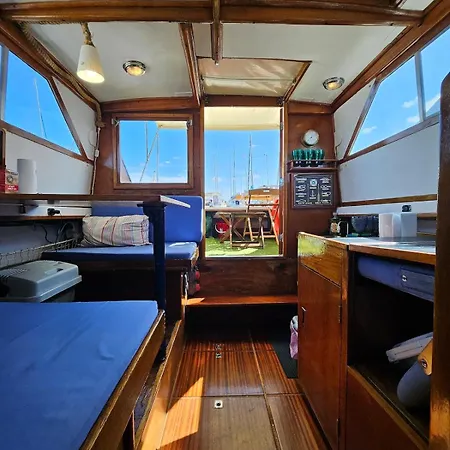 بوتيل Barco Corleone