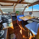 Botel Barco Corleone *
