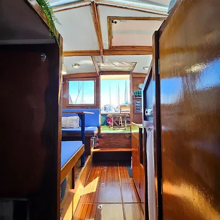 Barco Corleone 보트호텔 리스본